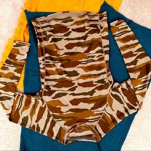 Patagonia wicking baselayer raglan sleeve